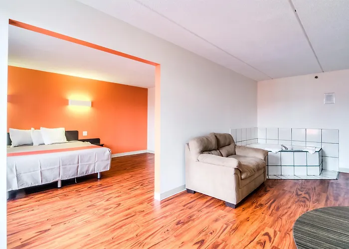 6-lansing, Il - Chicago South 4* Lansing