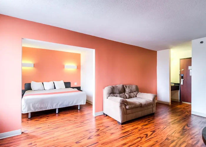 6-lansing, Il - Chicago South 4* Lansing